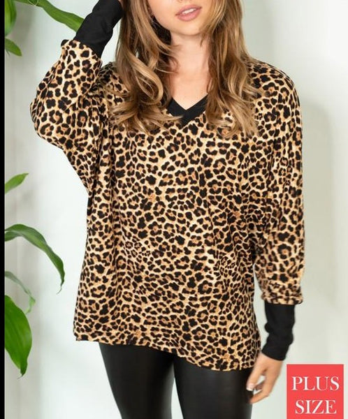 Curvy/Plus Long Sleeve Leopard Print Top